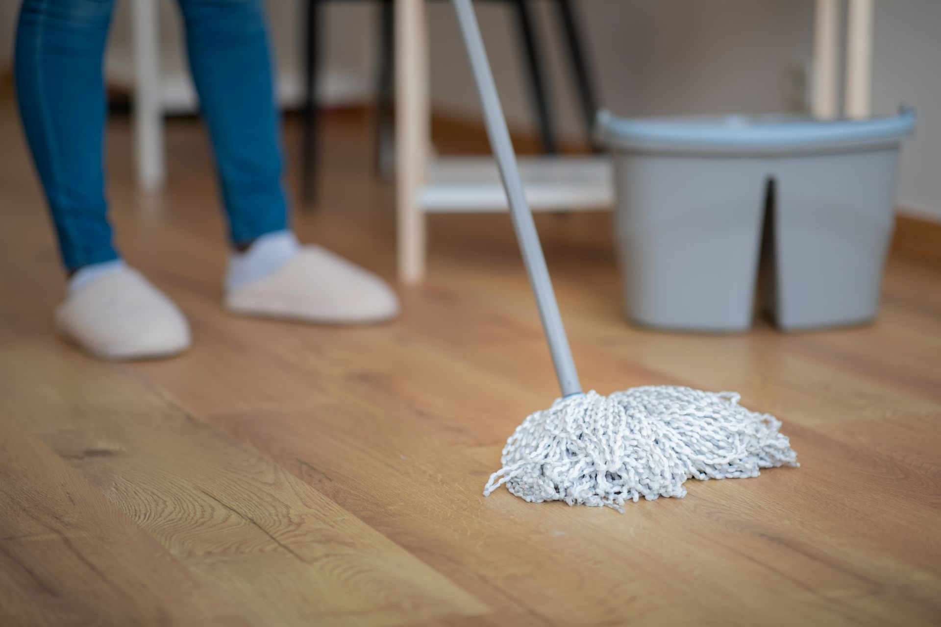 skuteczne mycie podłogi